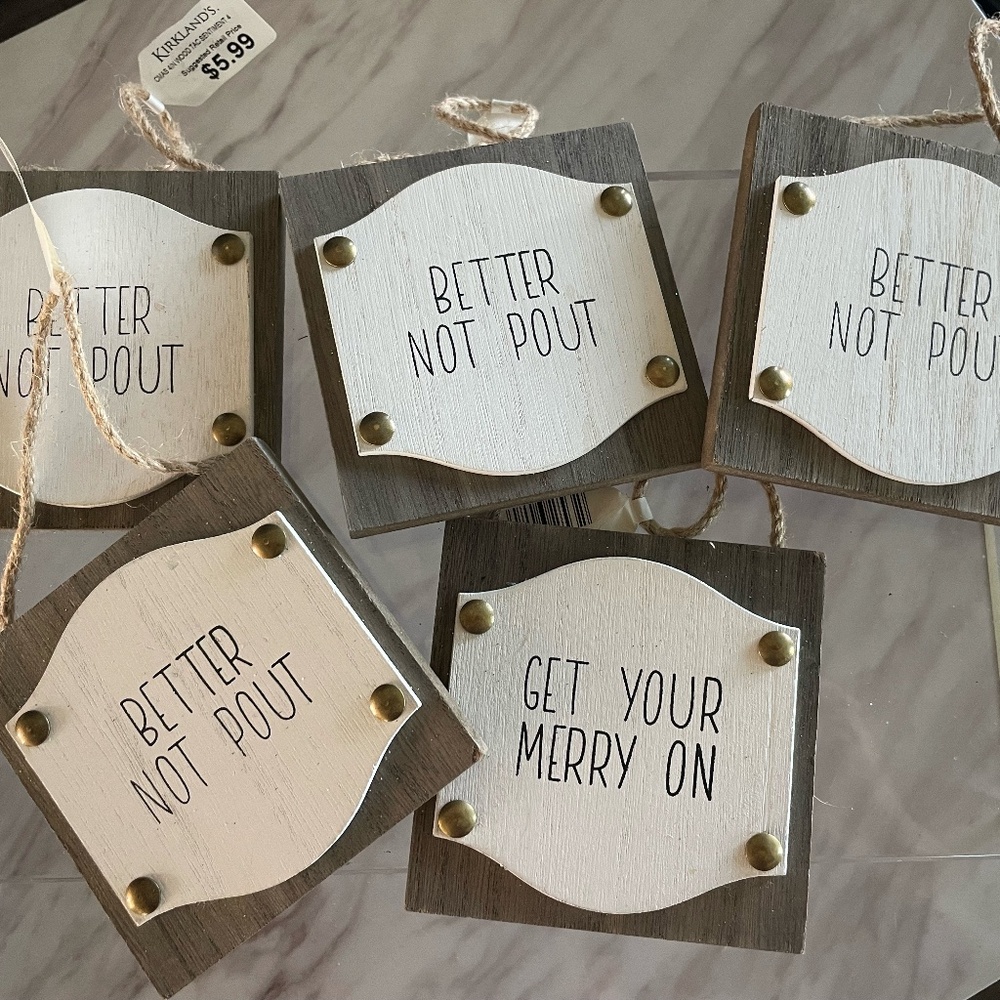 "BETTER NOT POUT" XMAS TREE PLAQUE ORNAMENTS NEW